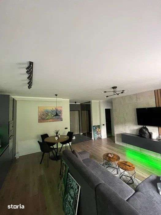 Apartament cu 2 camere, 53 mp, balcon, zona Teilor — fotografia 1