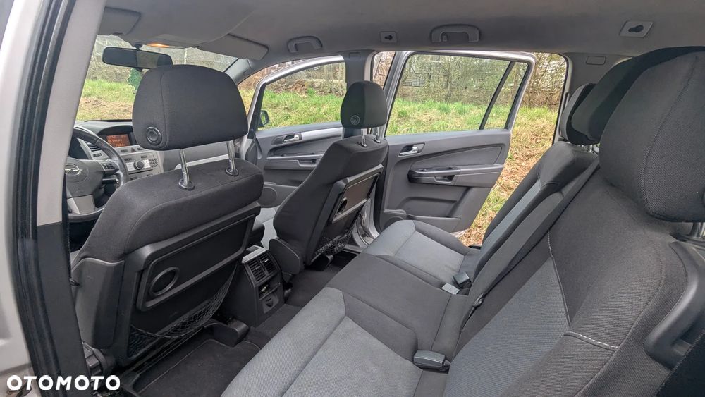 Opel Zafira 1.9 CDTI - 10