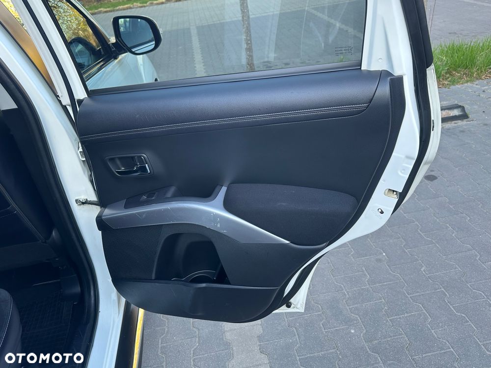 Mitsubishi Outlander 2.0 2WD Invite - 22