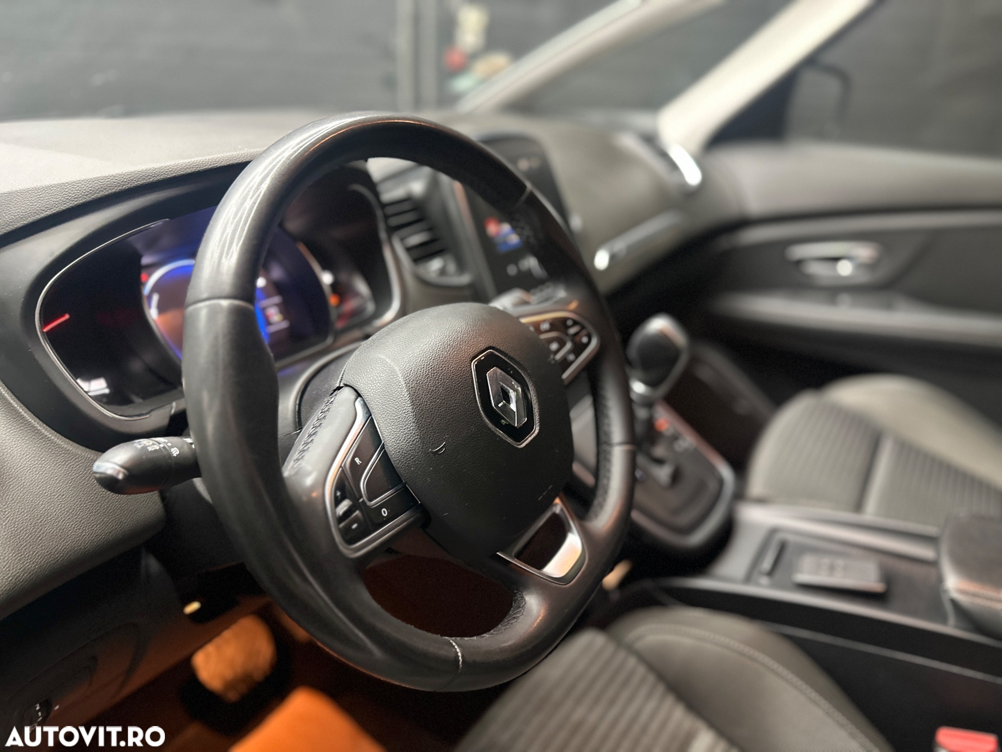 Renault Scenic - 17