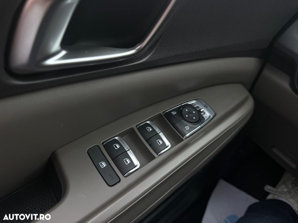 Kia Carnival - 14