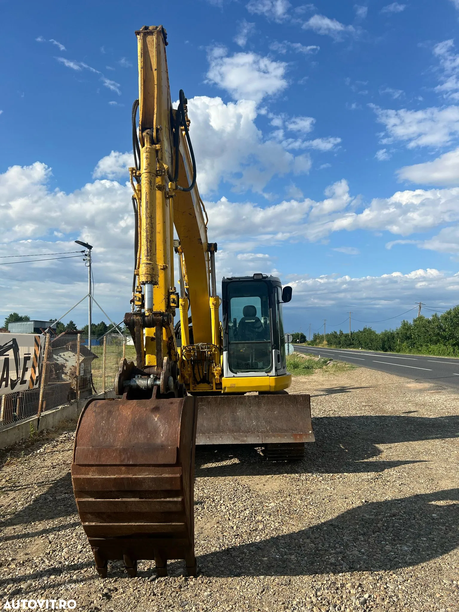 Komatsu PC138us - 11