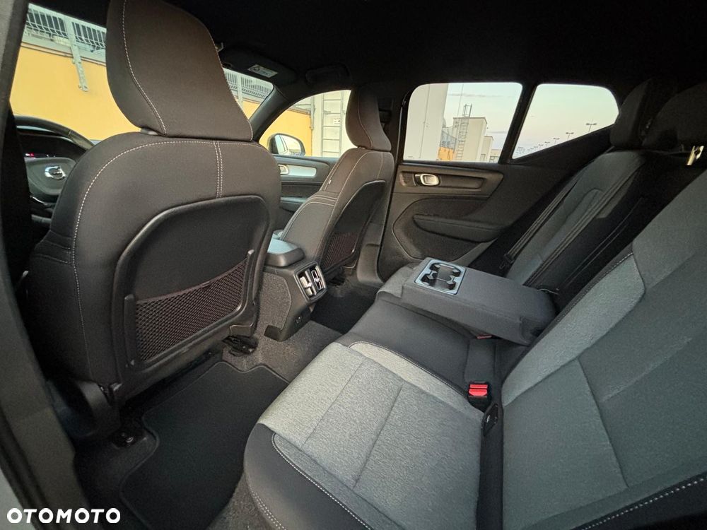 Volvo XC 40 B3 Plus Dark - 14