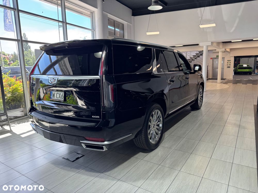 Cadillac Escalade - 4