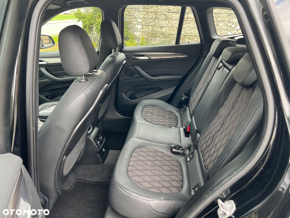 BMW X1 xDrive18d Sport Line - 28