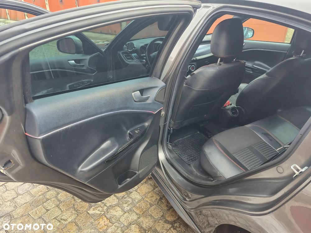 Alfa Romeo Giulietta 2.0 JTDM Distinctive - 19