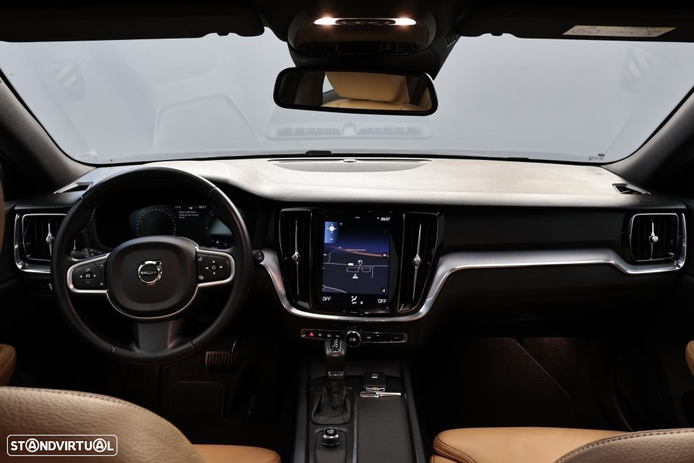 Volvo V60 2.0 D4 Momentum Geartronic - 21