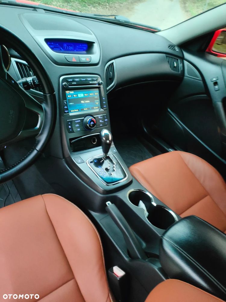 Hyundai Genesis Coupe 3.8 V6 Automatik - 9
