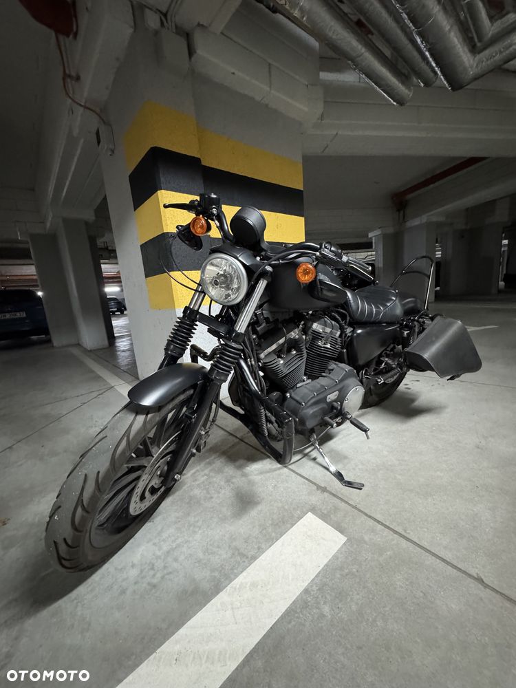Harley-Davidson Sportster Iron 883 - 6