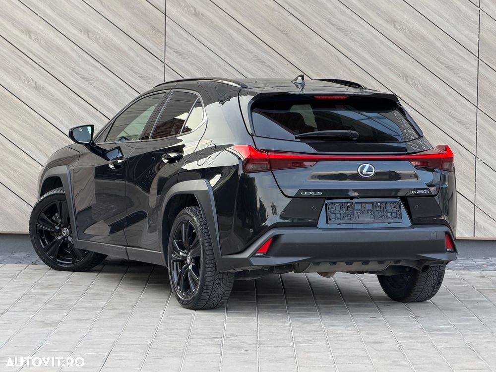 Lexus UX 250h 2.0L HEV 20H- (178 HP) 4X2 CVT Executive - 3