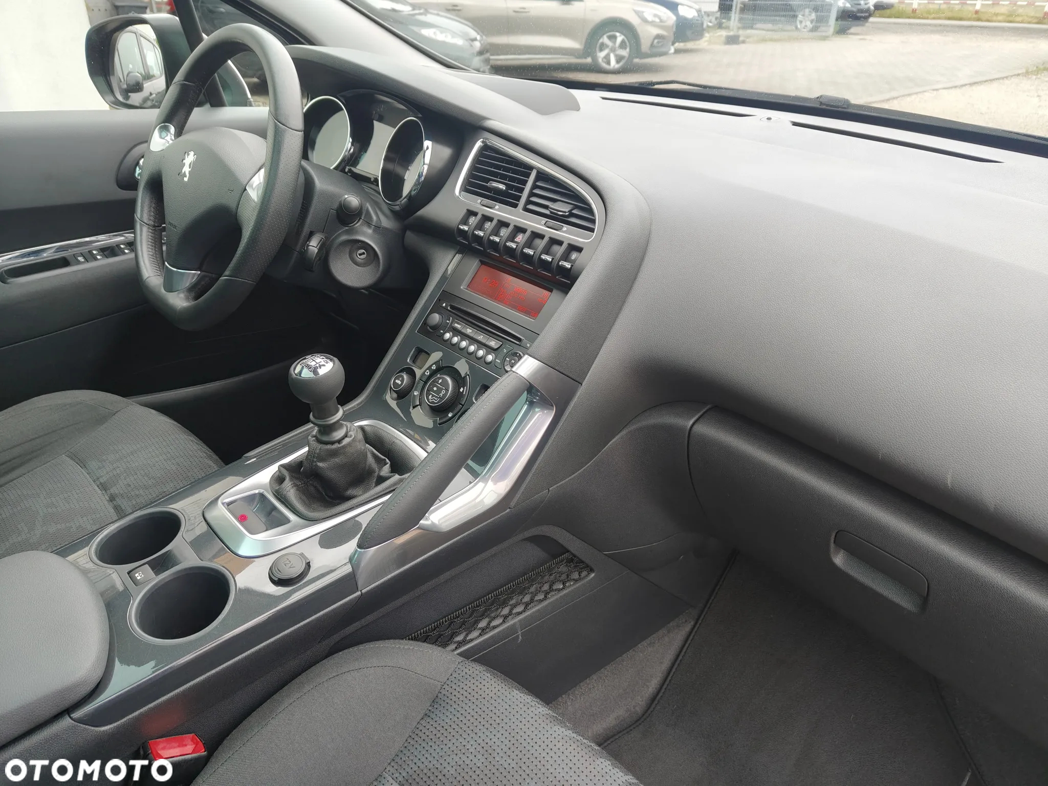 Peugeot 3008 HDi FAP 115 Style - 24