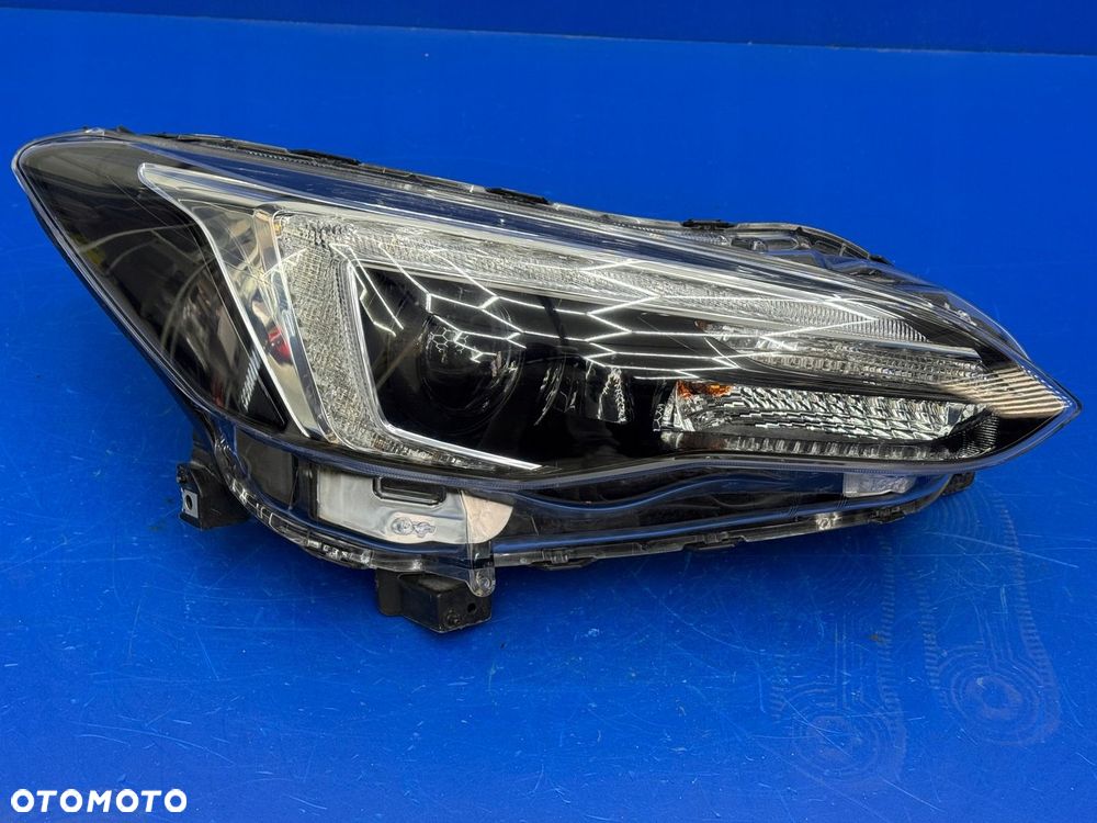 PRAWY FULL LED SUBARU XV LIFT EUROPA BDB ORYGINAŁ - 2