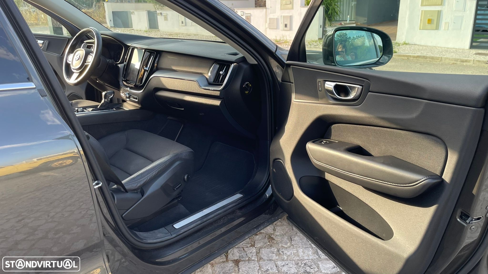 Volvo XC 60 2.0 D4 Momentum Geartronic - 15