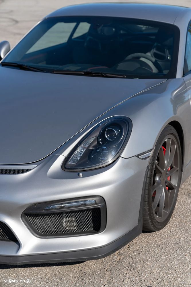 Porsche Cayman GT4 - 37