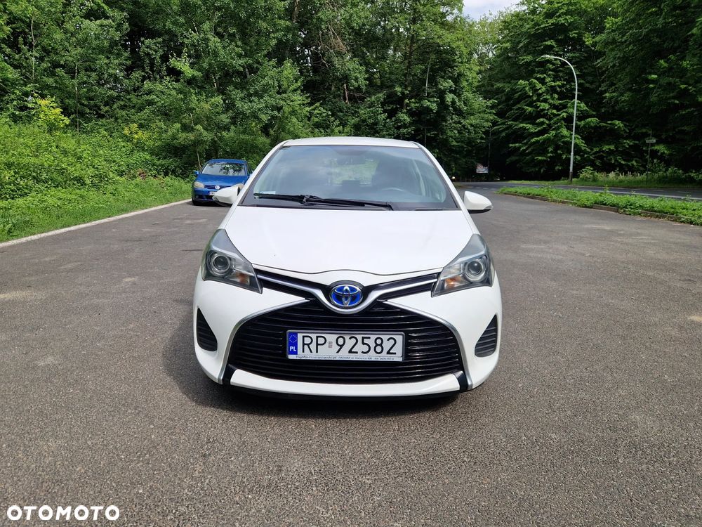 Toyota Yaris Hybrid 100 Active EU6 - 6