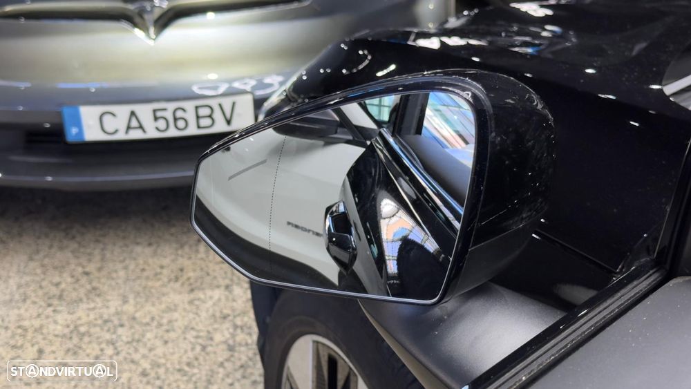 Volvo EX30 Single Motor Extended Range RWD Core - 18