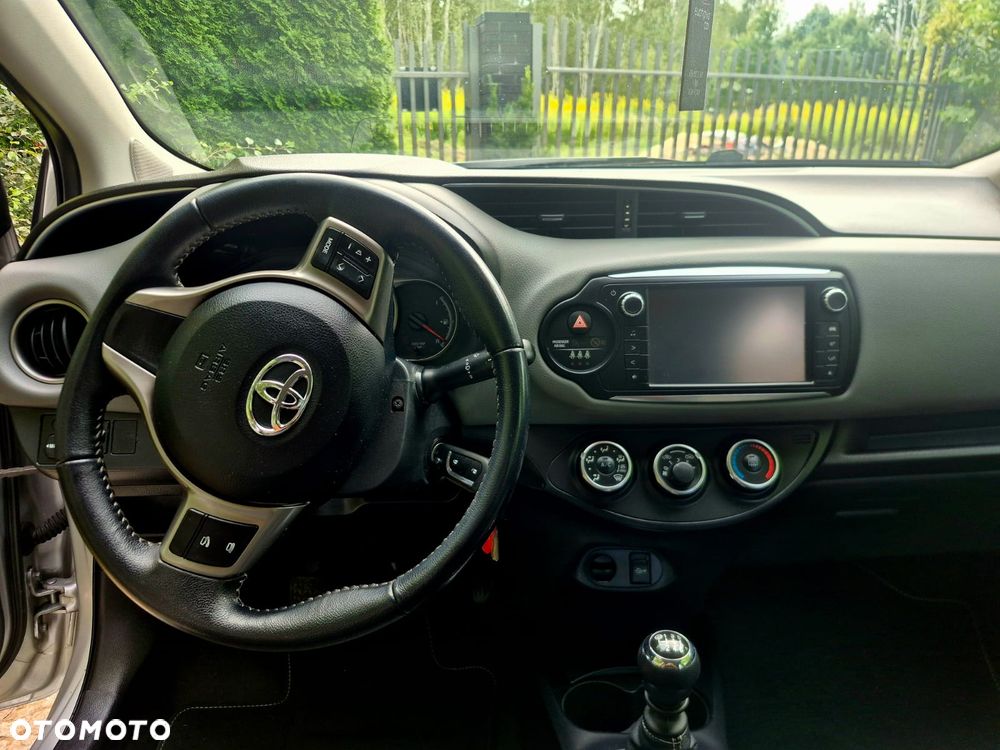 Toyota Yaris 1.33 Premium EU6 - 8