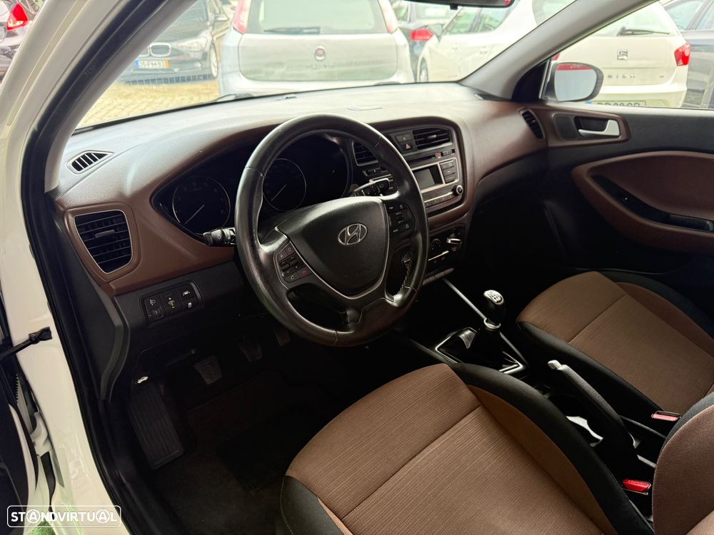 Hyundai i20 1.2 Blue LED - 9