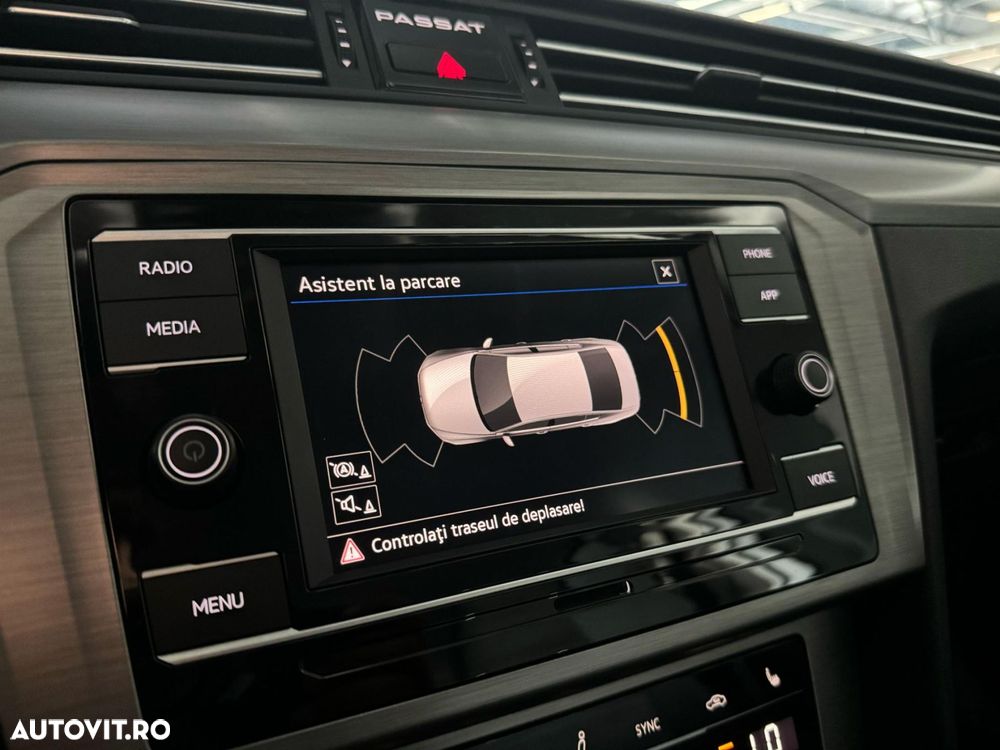 Volkswagen Passat 2.0 TDI DSG Advance - 24