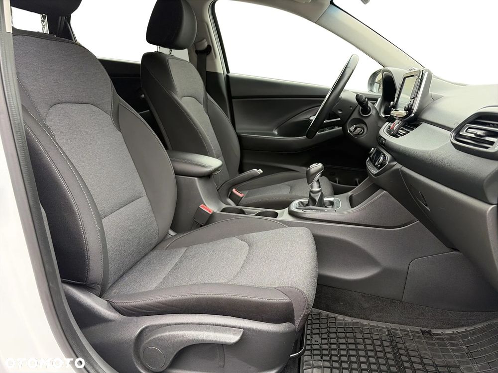 Hyundai i30 1.5 T-GDI 48V Smart - 35