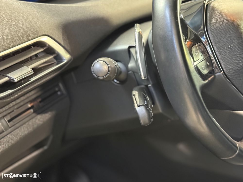 Peugeot 3008 BlueHDi 130 Stop & Start EAT8 Allure - 19