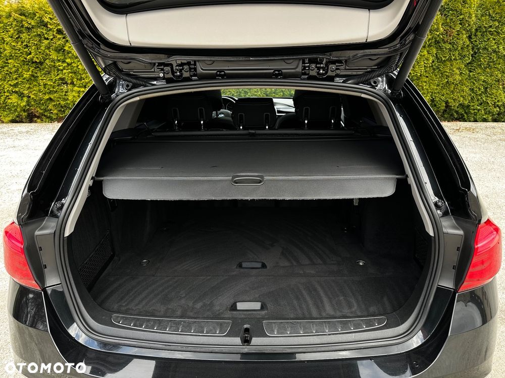 BMW Seria 3 325d Sport Line Shadow sport - 26