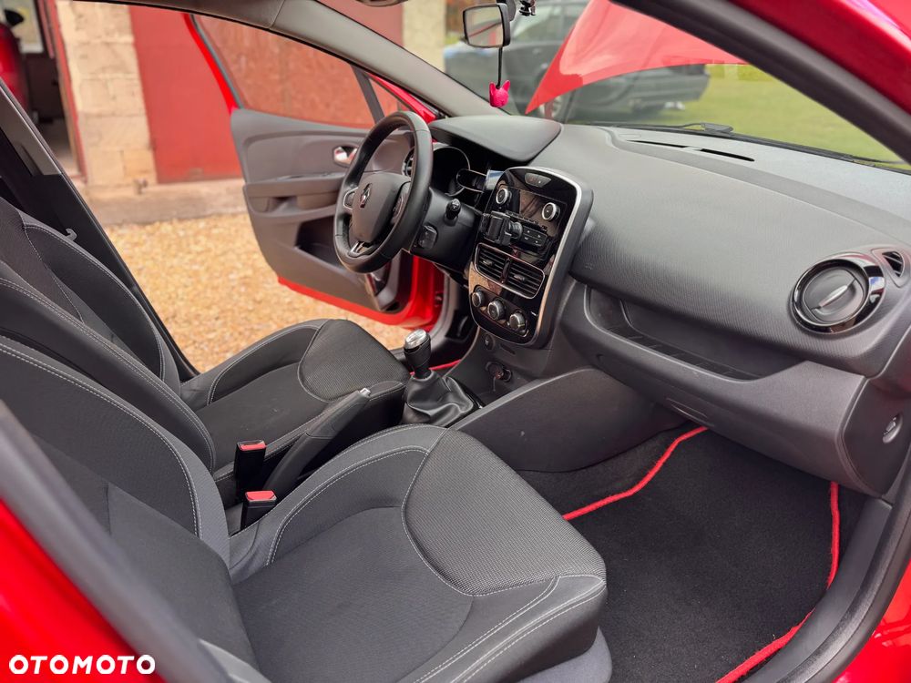 Renault Clio - 23