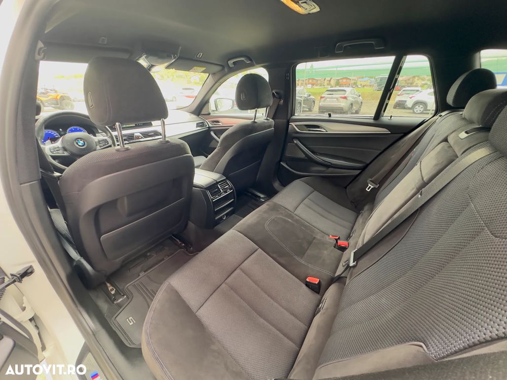 BMW Seria 5 530d xDrive AT - 17