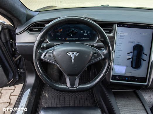 Tesla Model S - 25
