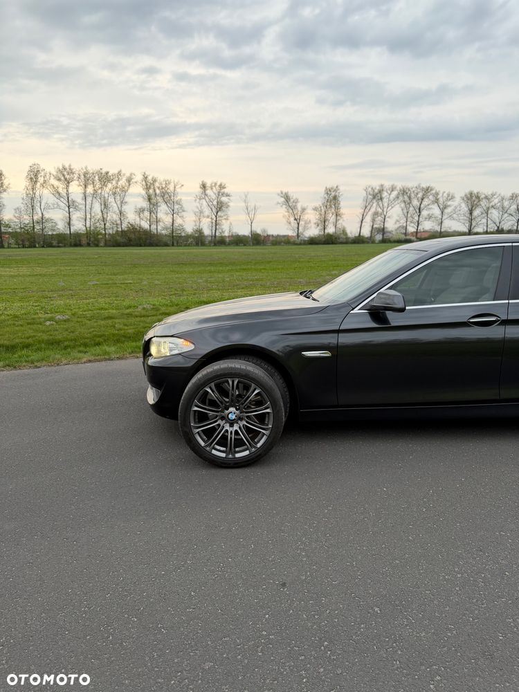 BMW Seria 5 525d - 18