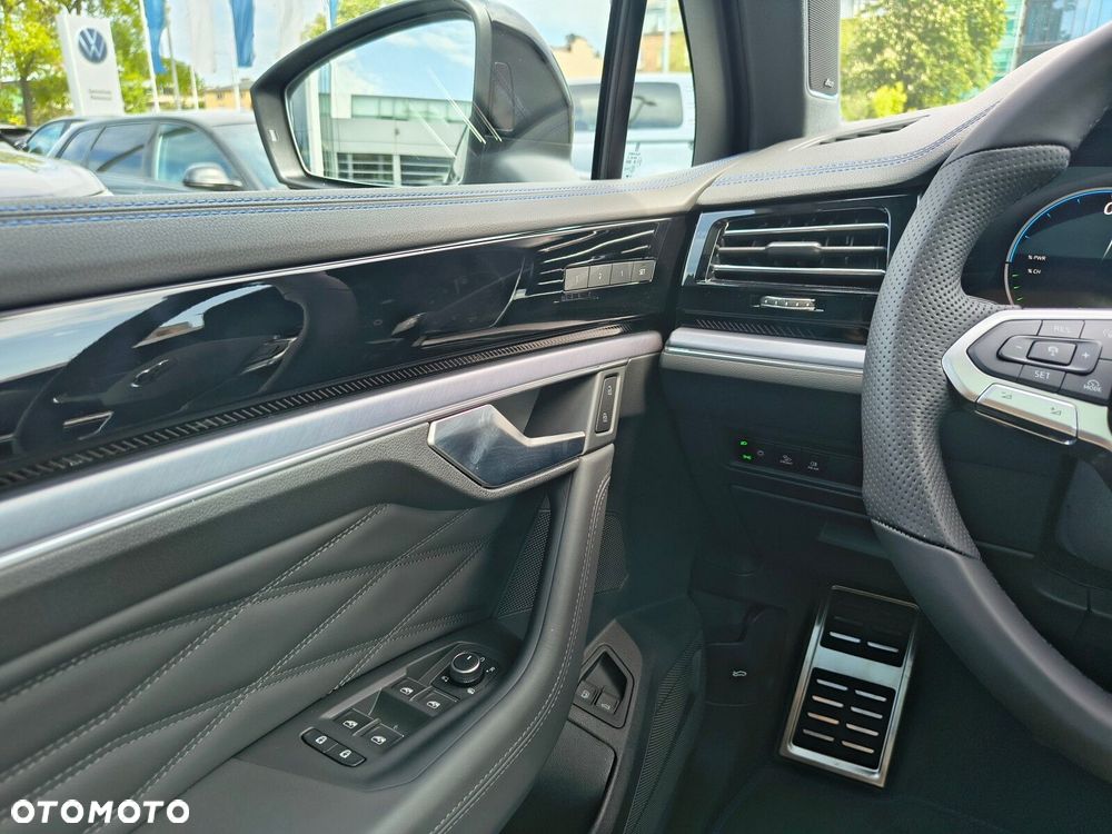 Volkswagen Touareg - 19