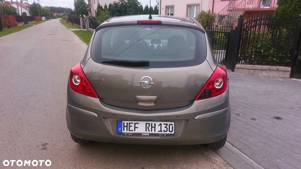 Opel Corsa 1.4 16V Color Edition - 11