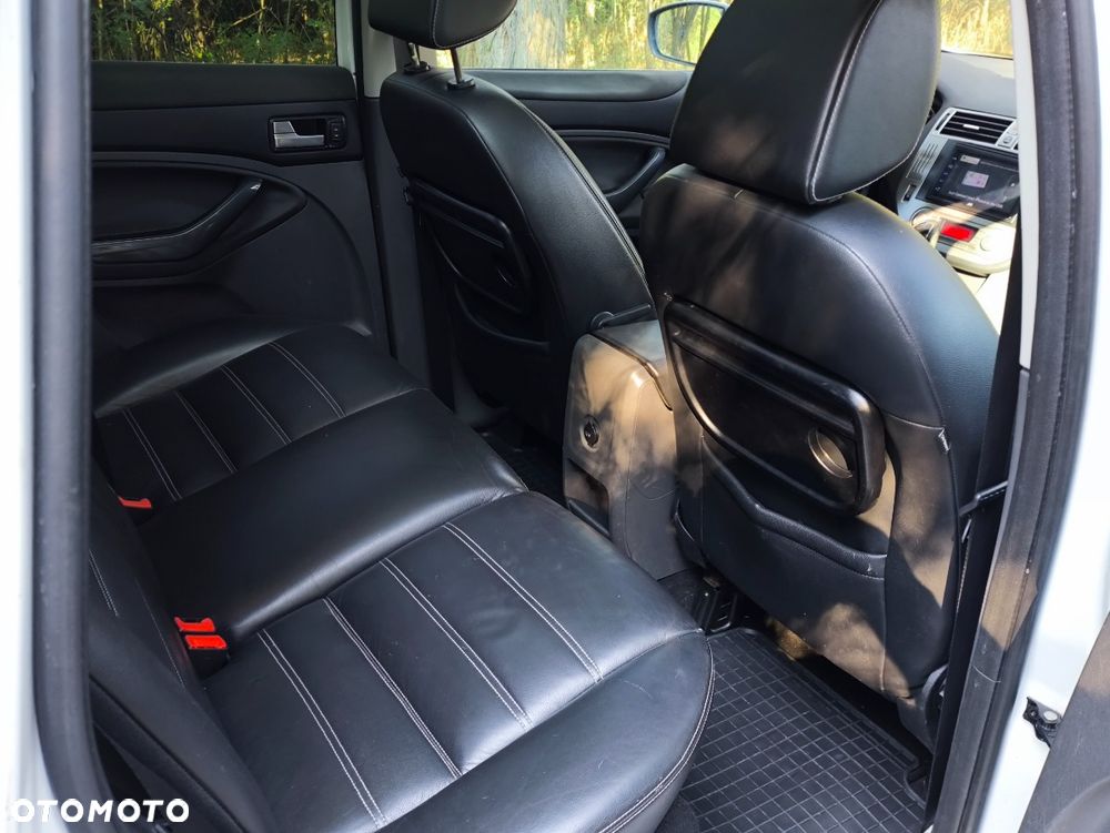 Ford Kuga - 8