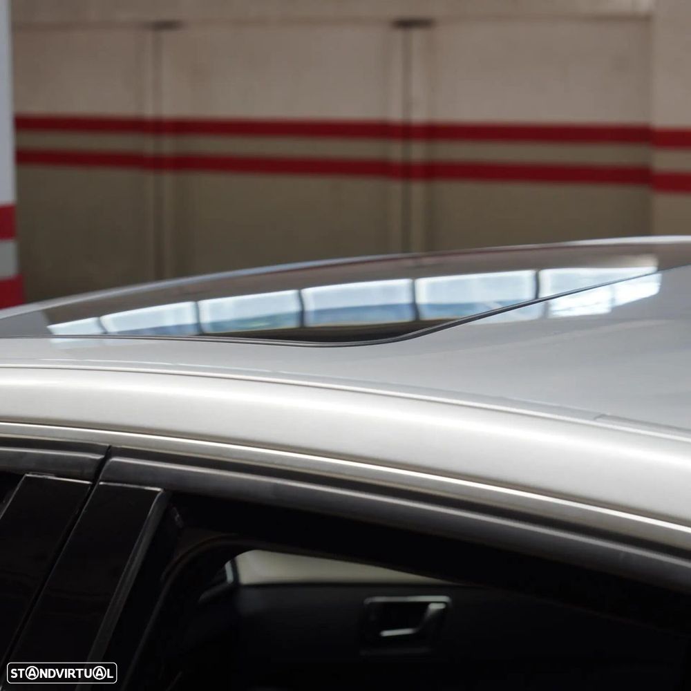 Mercedes-Benz E 300 Bluetec Hybrid Avantgarde - 19