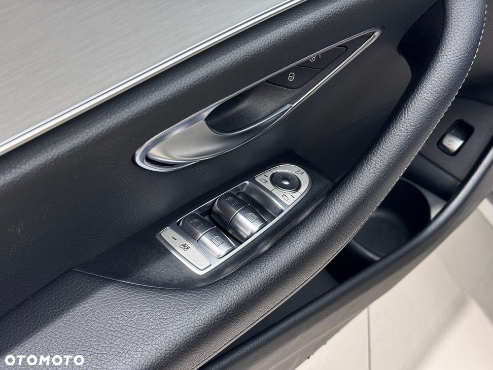 Mercedes-Benz Klasa E - 21