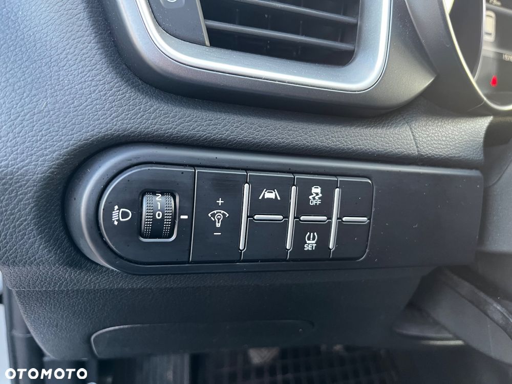 Kia Ceed 1.5 T-GDI M - 23