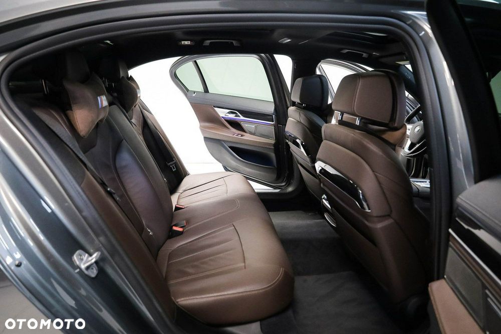 BMW Seria 7 - 32