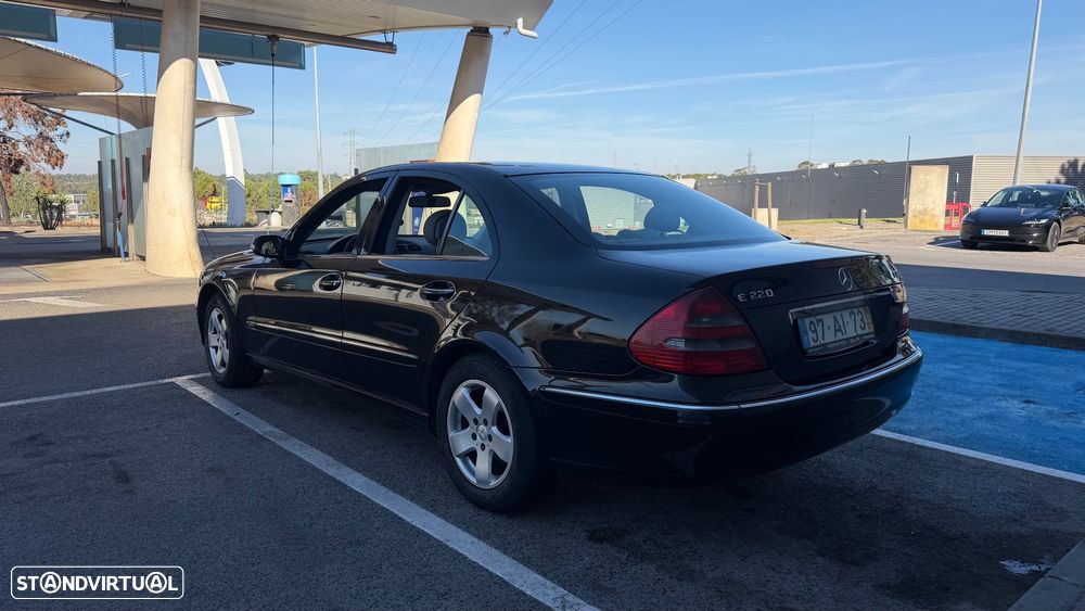 Mercedes-Benz E 220 CDI Auto Elegance - 4