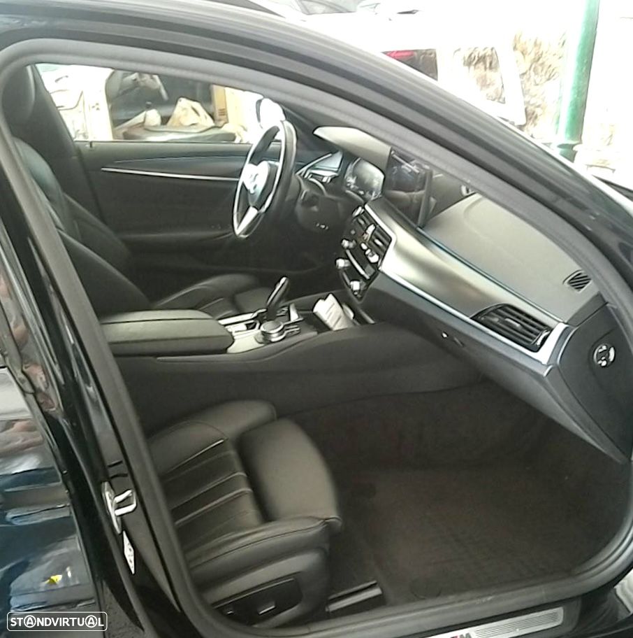 BMW 530 e Pack Desportivo M - 7
