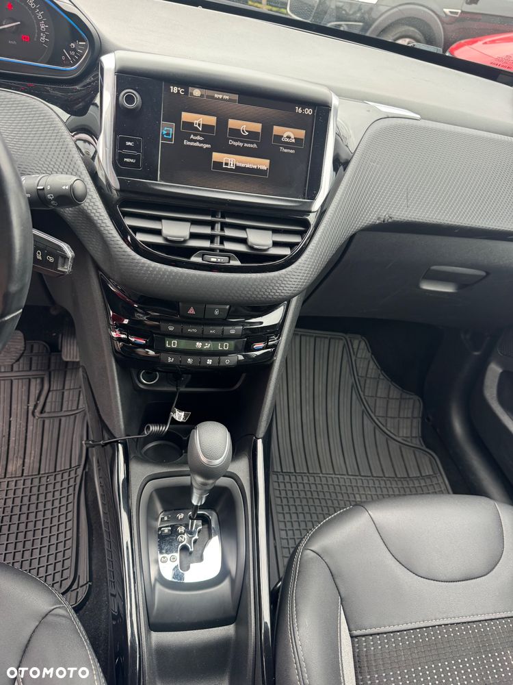 Peugeot 2008 1.2 Pure Tech Allure S&S EAT6 - 21
