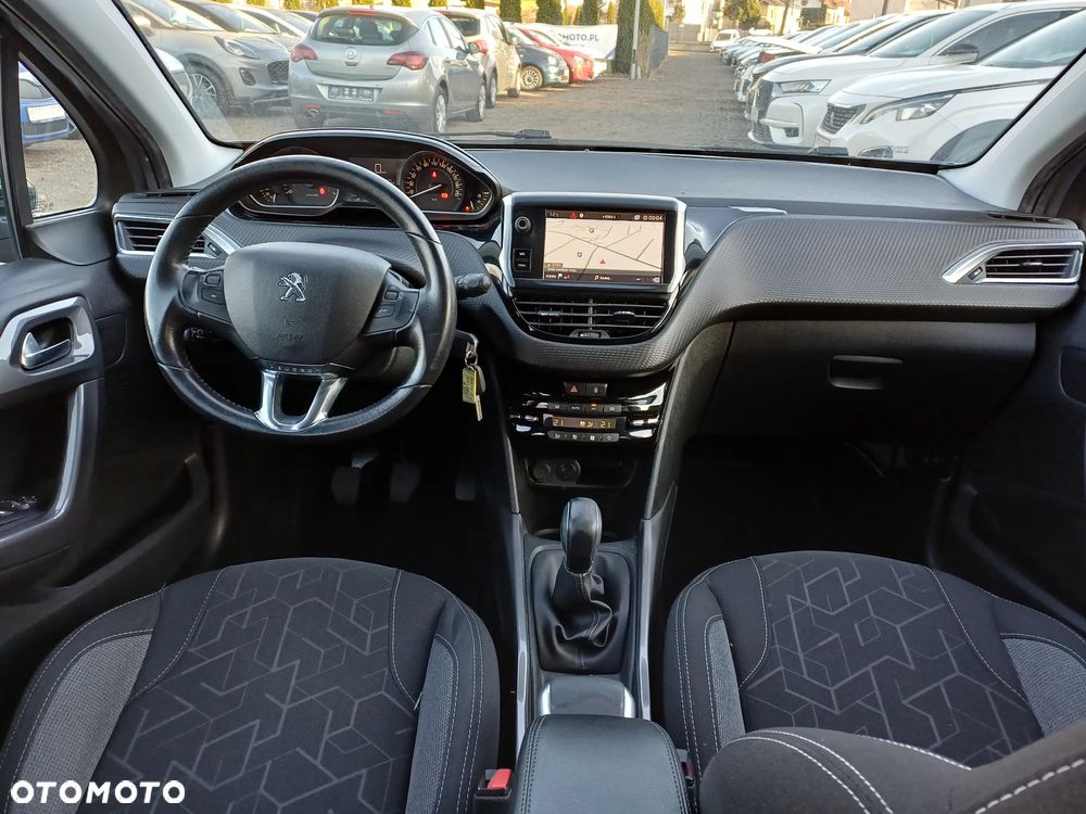 Peugeot 2008 1.2 Pure Tech Style - 17