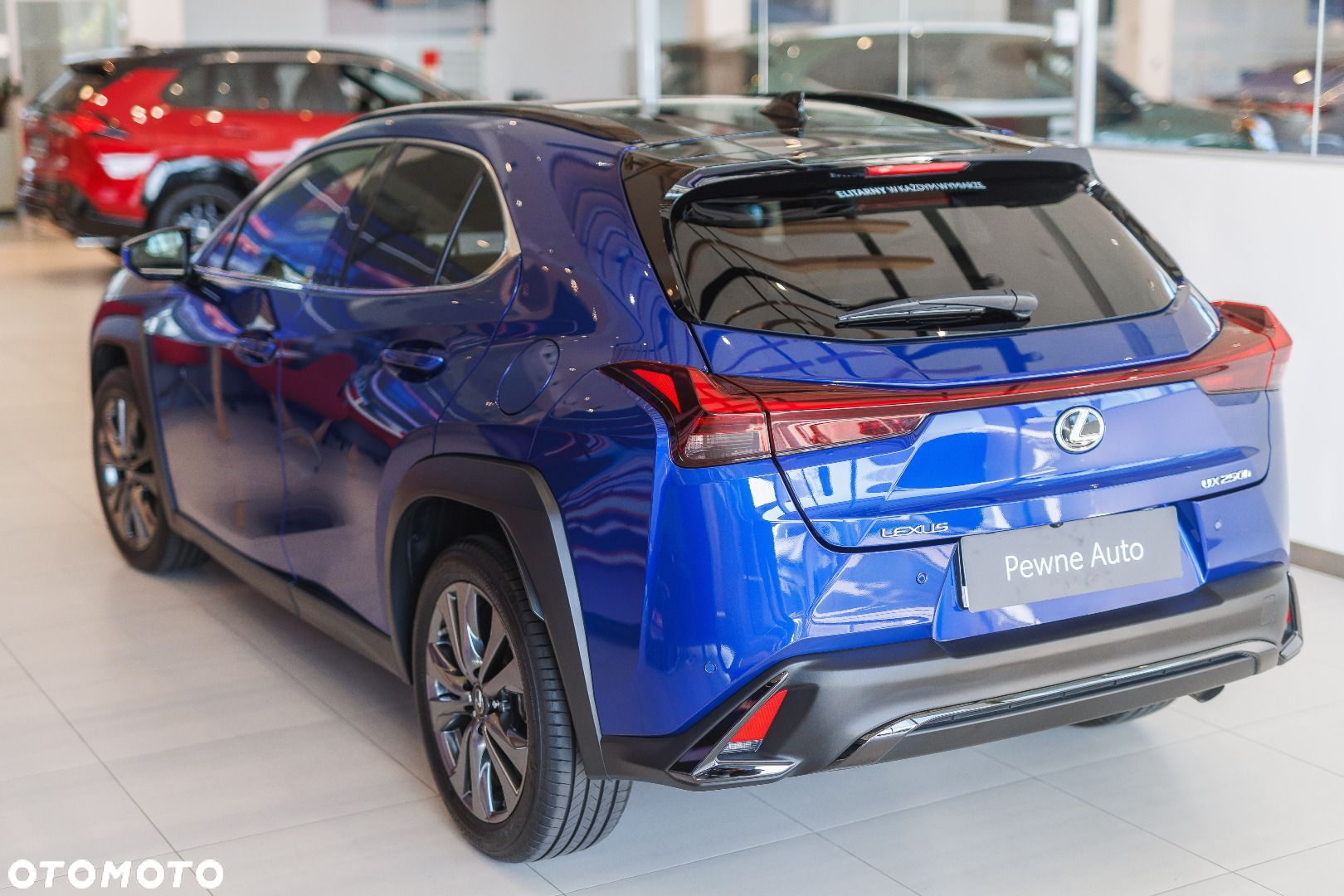 Lexus UX - 5