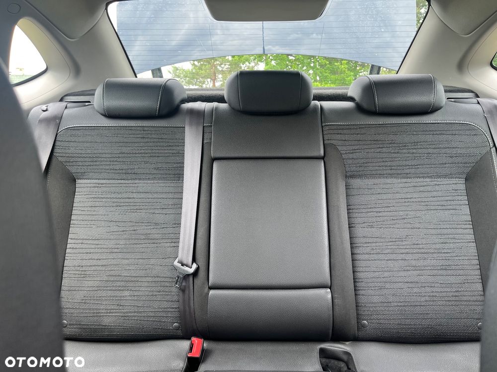 Opel Astra 1.4 T Executive EU6 - 14