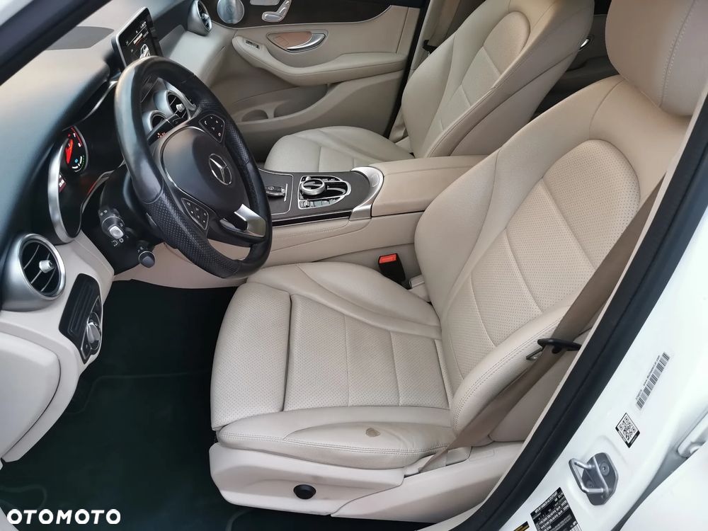 Mercedes-Benz GLC - 36