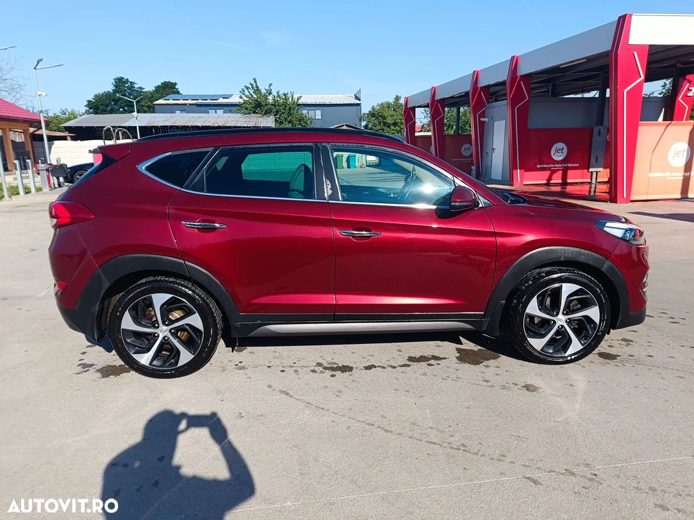 Hyundai Tucson 2.0 CRDI 4WD 6MT Luxury - 10