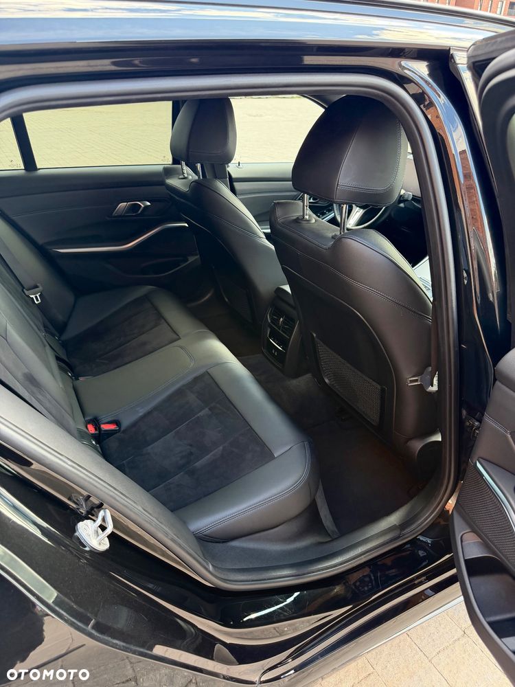 BMW Seria 3 320d xDrive mHEV M Sport - 27