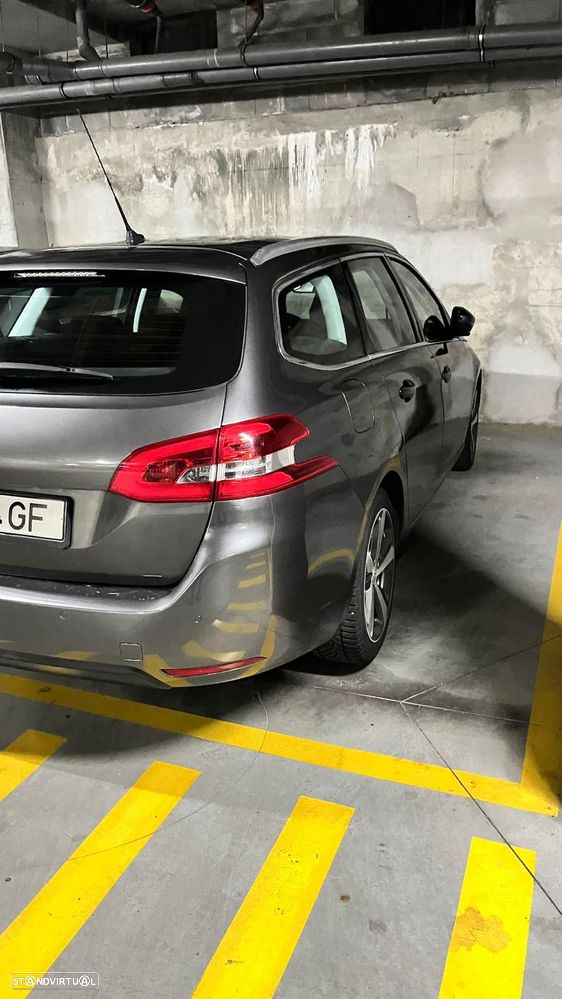 Peugeot 308 SW BlueHDi 130 EAT8 Stop & Start Allure Pack - 11