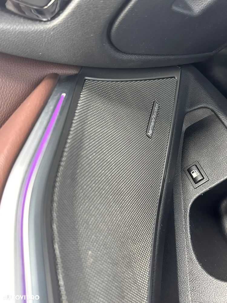 BMW Seria 3 330e Aut. Luxury Line - 13