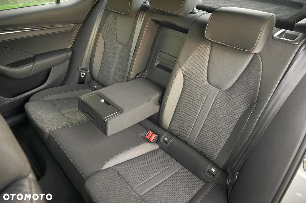 Skoda Octavia 1.5 TSI e-TEC DSG Selection Plus - 22