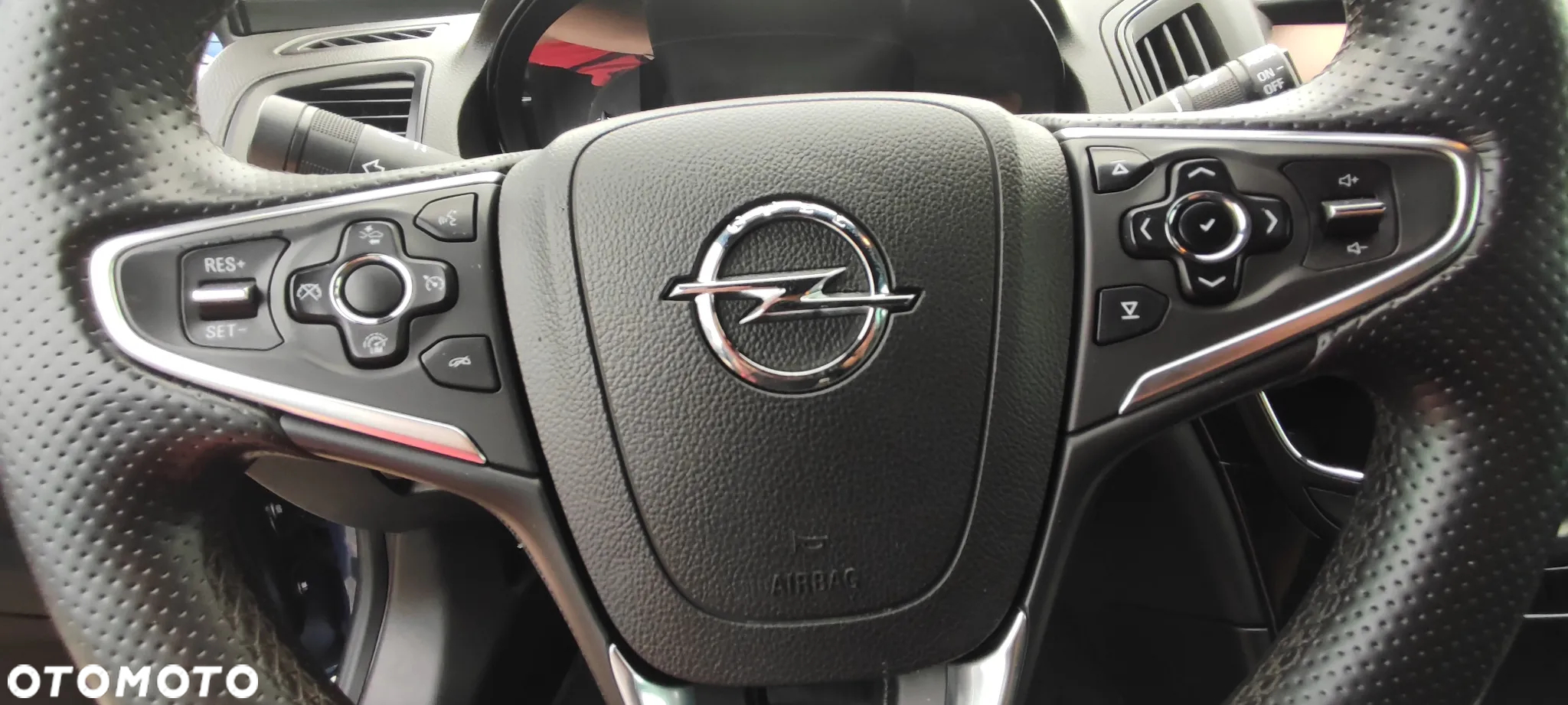 Opel Insignia - 25